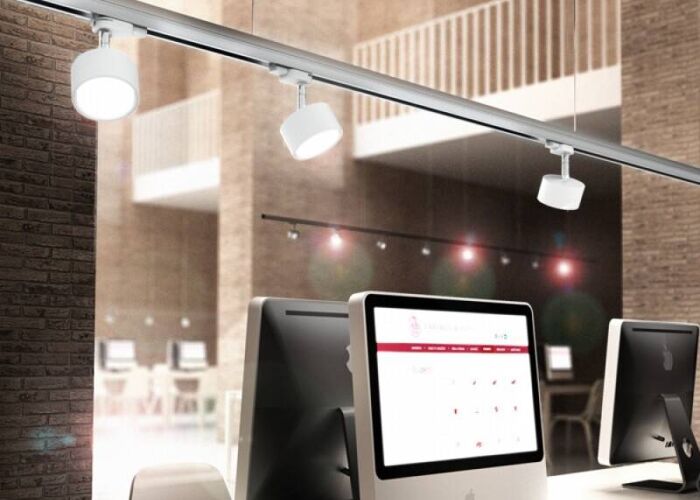 Spot Pixie s vyměnitelnou LED žárovkou pro tříokruhovou lištu 3fázový systém Hotely a restaurace